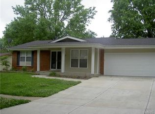 594 Golfwood Dr, Ballwin, MO