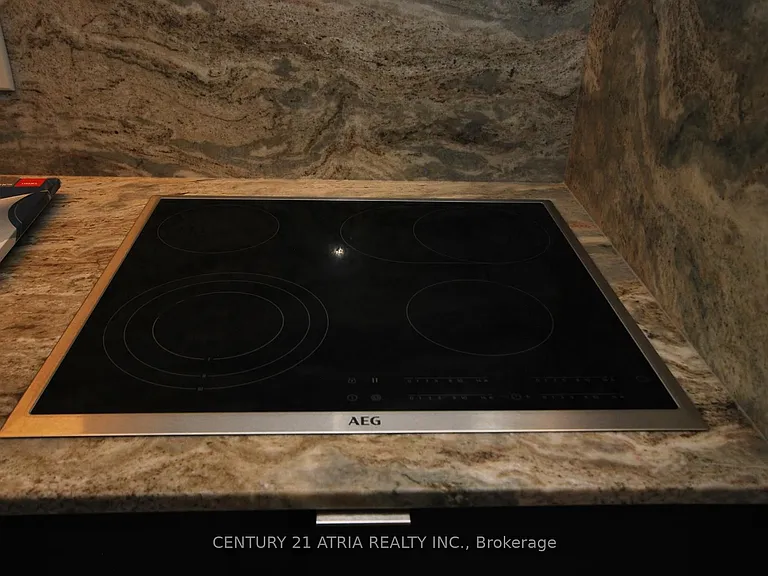 1 Edgewater Dr #GPH24 — Photo 11