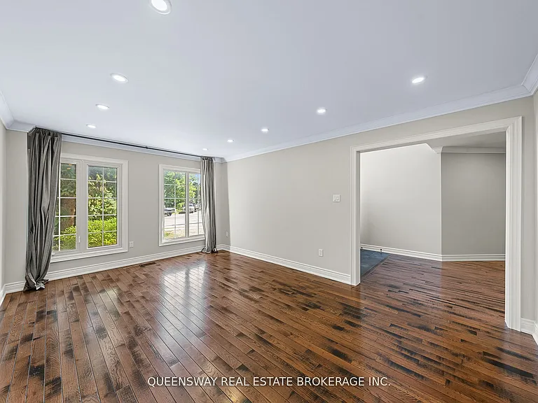 619 Culler Mews — Photo 16