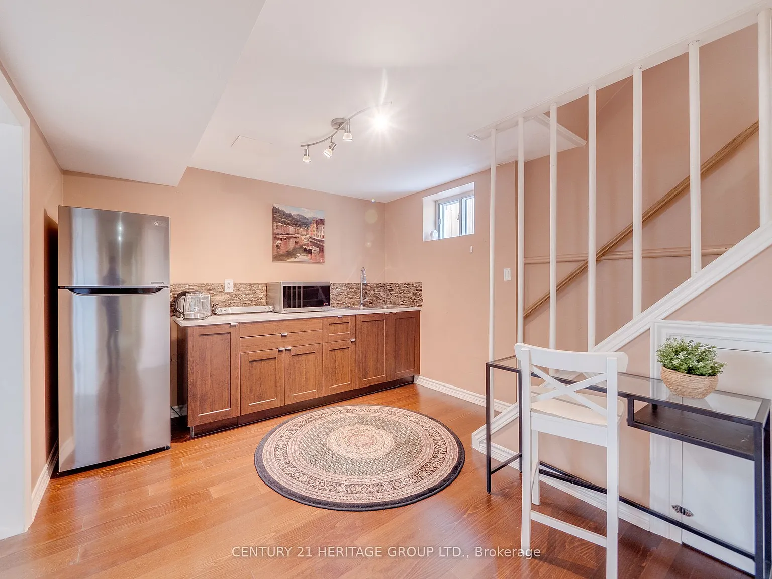 1 bed, $900 — Photo 2