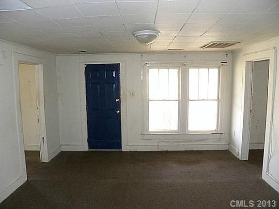 2nd image of 403 S Gray St