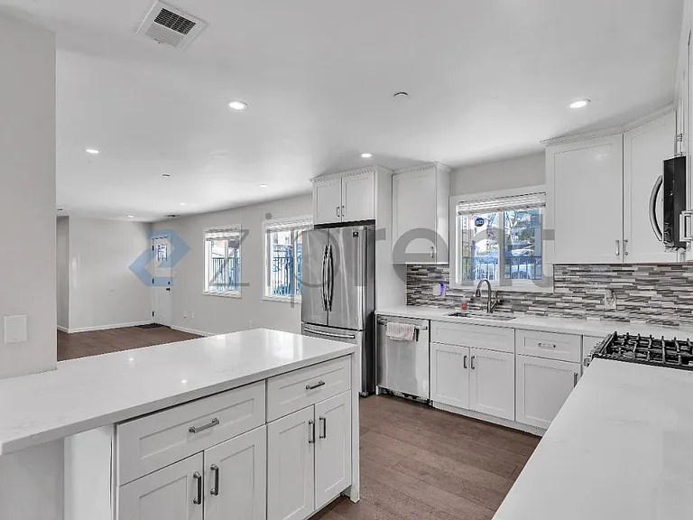 2273 E 23rd St #2273 — Photo 9