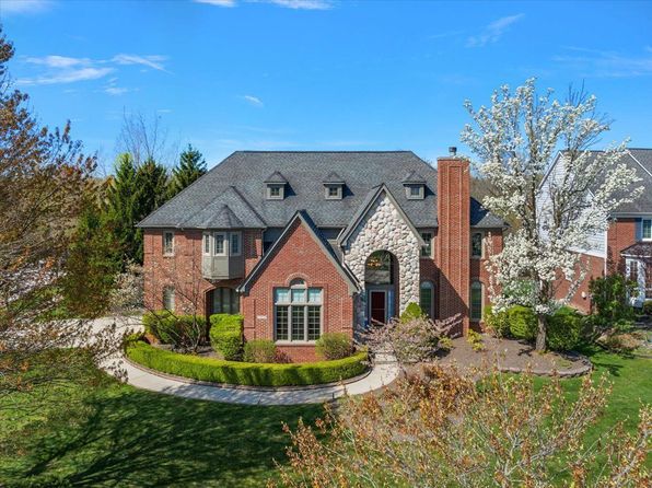 23537 Broadmoor Park Ln, Novi, MI 48374