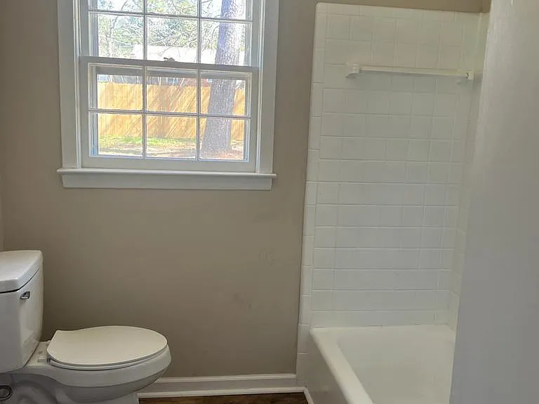 288 Lemont Dr — Photo 6