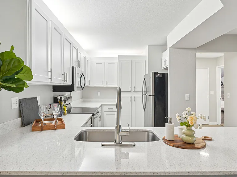 Oswego Pointe — Photo 6