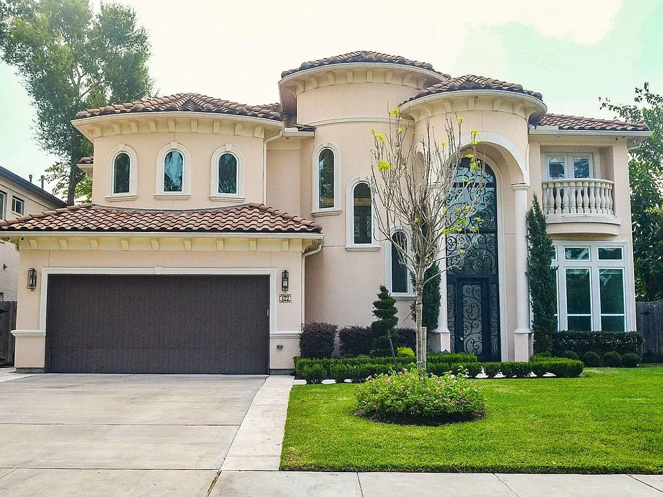 422 Mignon Ln