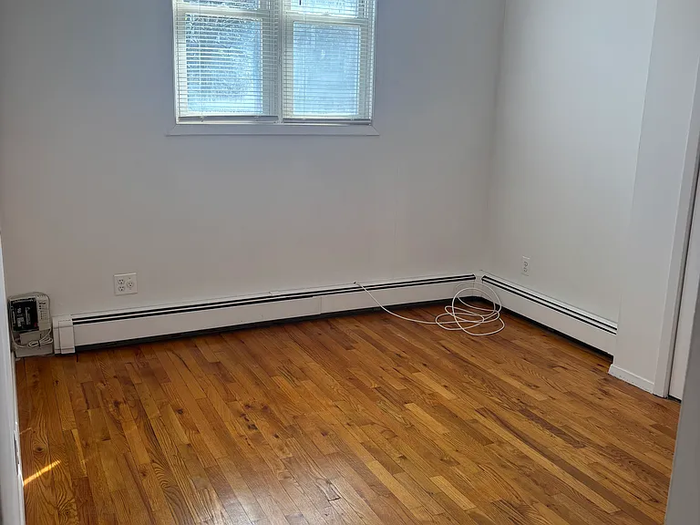 152 Beach 118 St #1 — Photo 4