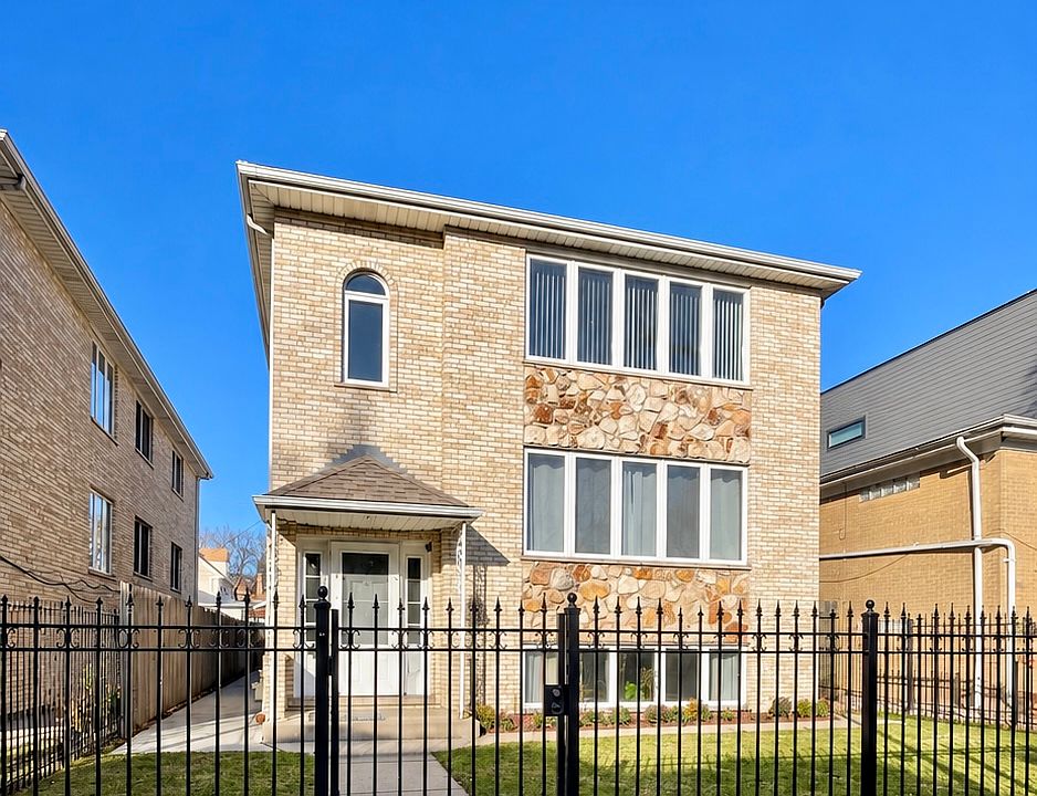 1st image of 2548 W Winnemac Ave