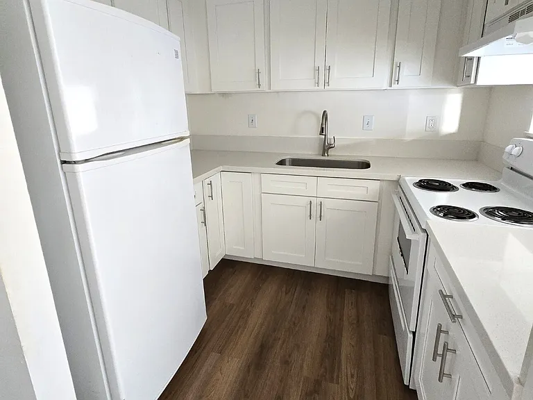 430 Keoniana St #514 — Photo 7