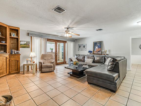 4th image of 104 Atherton Ln