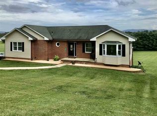 636 Augusta Farms Rd, Waynesboro, VA 22980