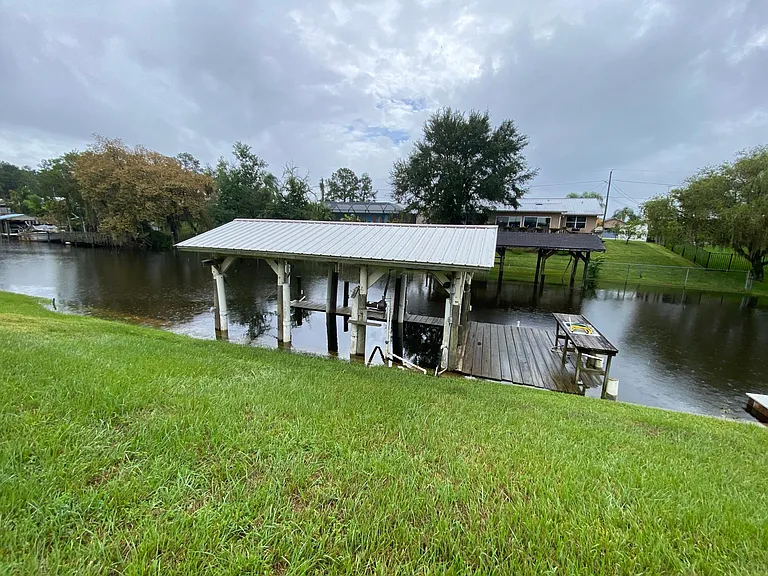 109 Cypress Dr E — Photo 14