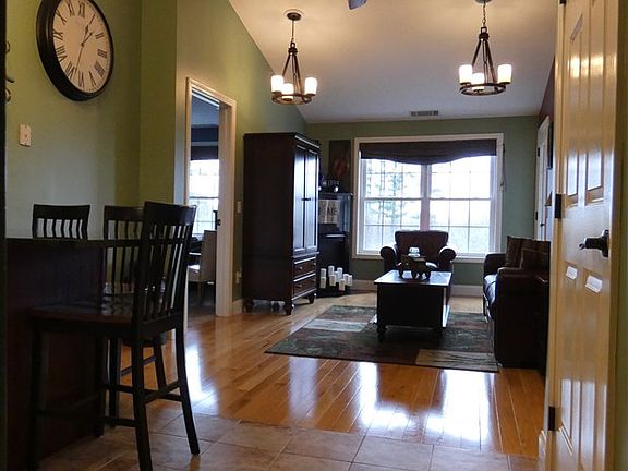 2nd image of 16 Vista Ridge Dr Unit 240