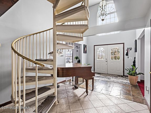 3rd image of 137 Old Kettle Ct