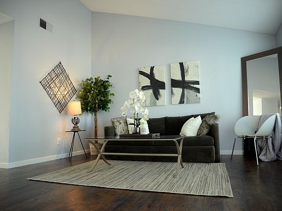5th image of 2137 Hamlin Dr