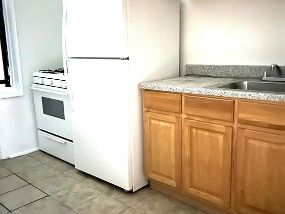 3rd image of 785 Mace Ave APT 2C