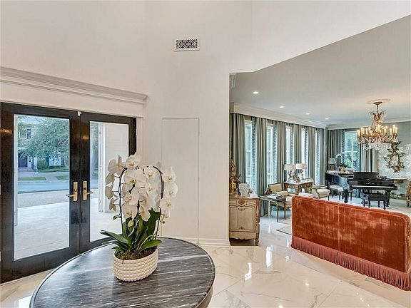 4th image of 1125 Shady Oaks Ln