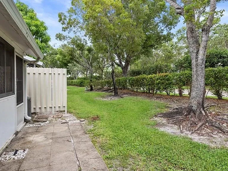 1186 SW 44th Ave — Photo 94