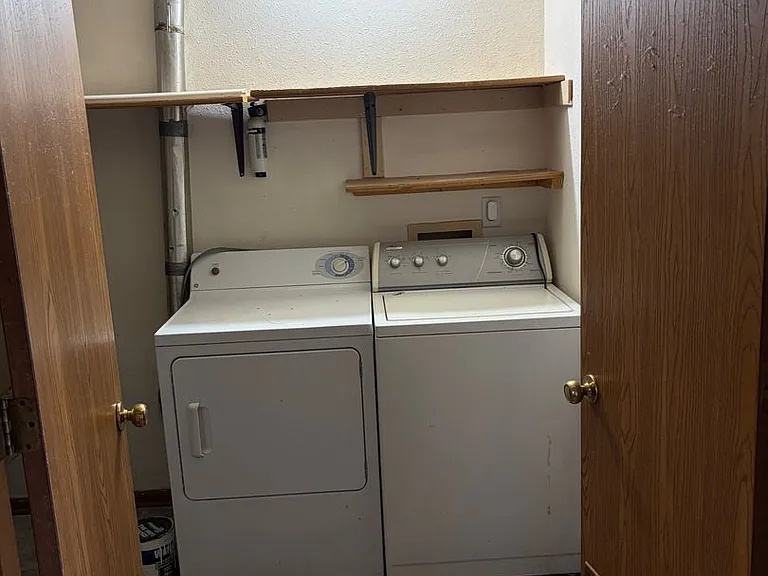 825 Wheelock Avenue 833 837 839 843 #8-827-831 — Photo 8