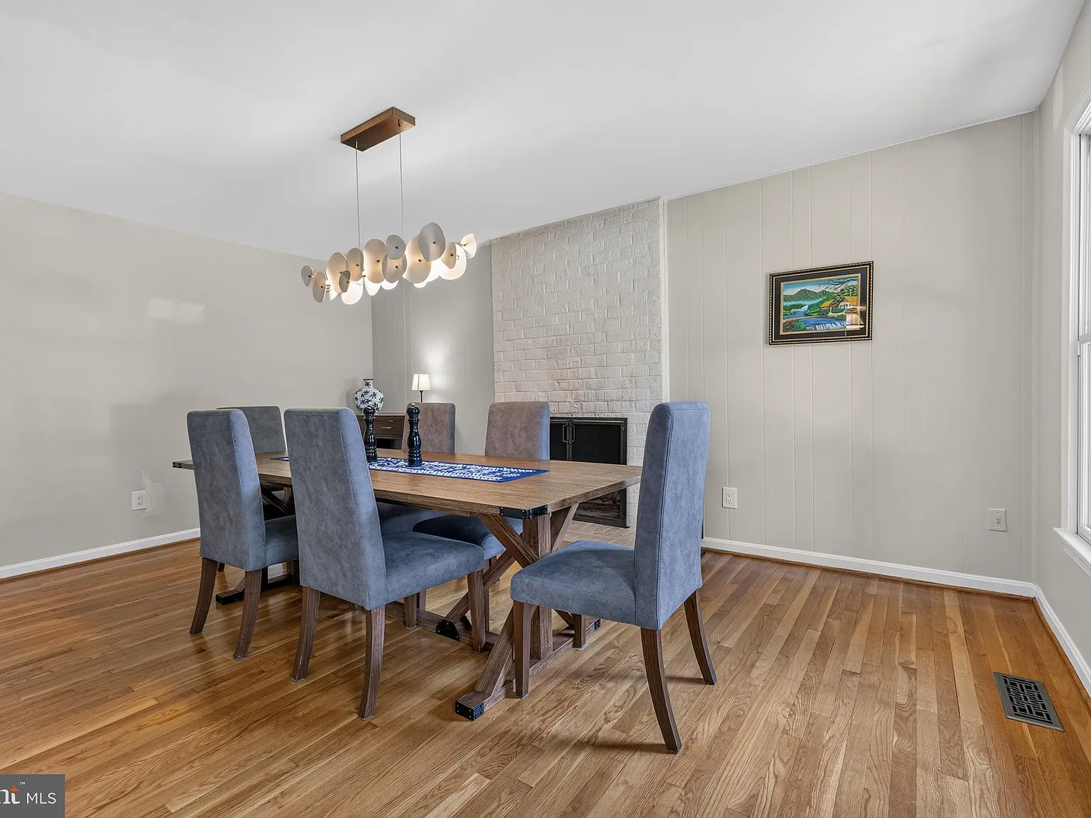 4 bed, 4.0 bath, 2100 sqft, $5,500 — Photo 4