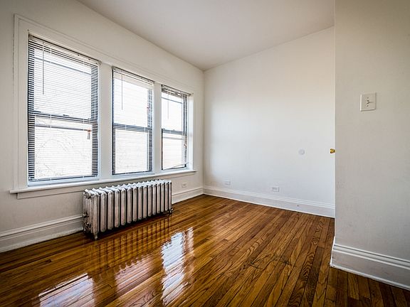 5th image of 6400 S Rockwell St #3