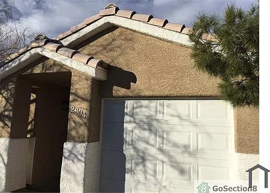 3 bed, 1175 sqft, $2,100 — Photo 1