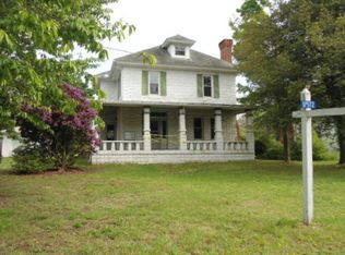 17572 Richmond Rd, Callao, VA 22435