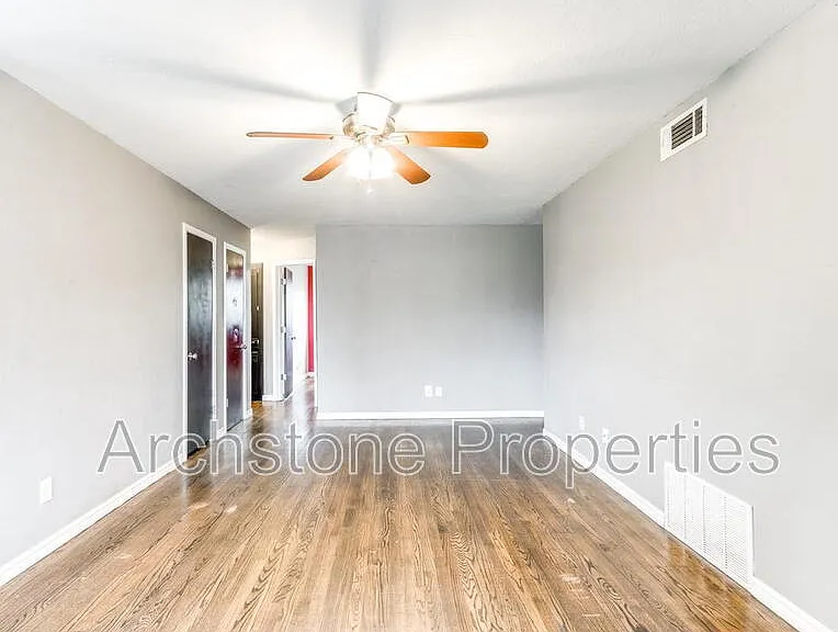 608 Holoway Dr — Photo 7