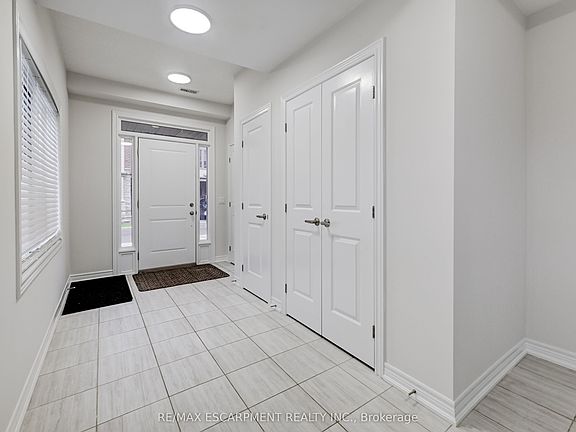 5th image of 23 Ridgeside Ln W