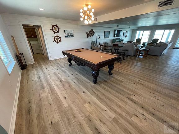 3rd image of 632 Villa Dr