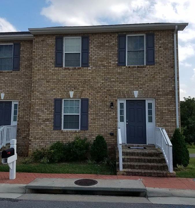 1st image of 2325 Jenny Ln