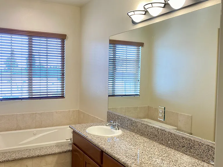5531 Sultana Ave — Photo 25
