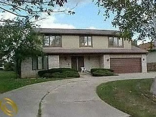 6182 Laurain Ct, West Bloomfield, MI 48322