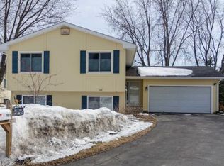 7617 Carillon Plz E, Woodbury, MN 55125