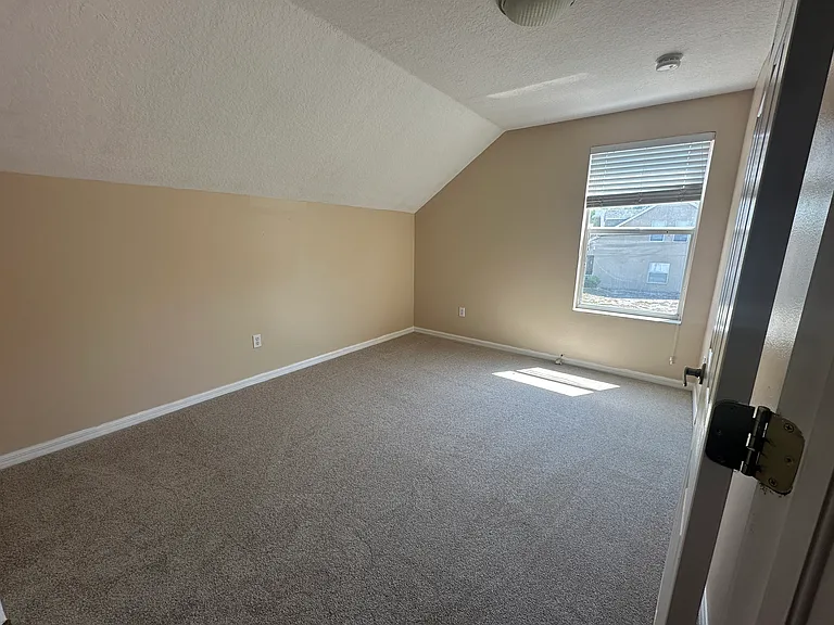 Upstairs Bedroom 2