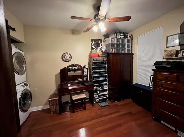 45-05 Ditmars Boulevard image 14 of 18