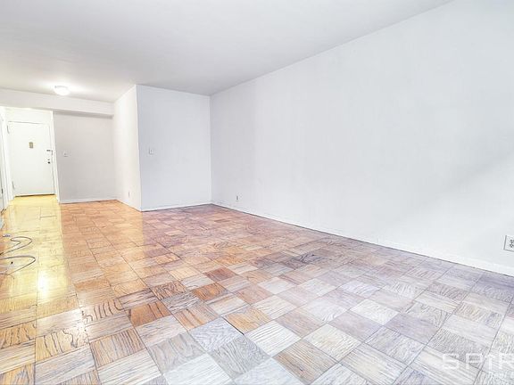 3rd image of 435 W 57th St APT 9N