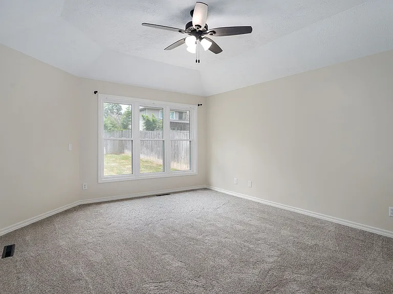 2921 S Eldon Ave — Photo 22