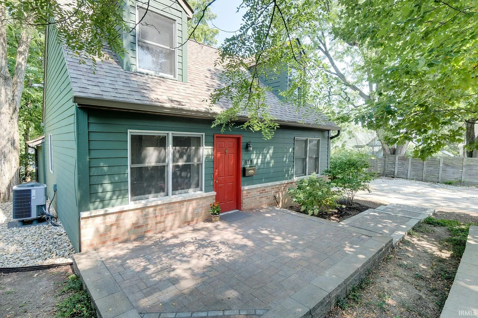 814 W 3rd St photo 1