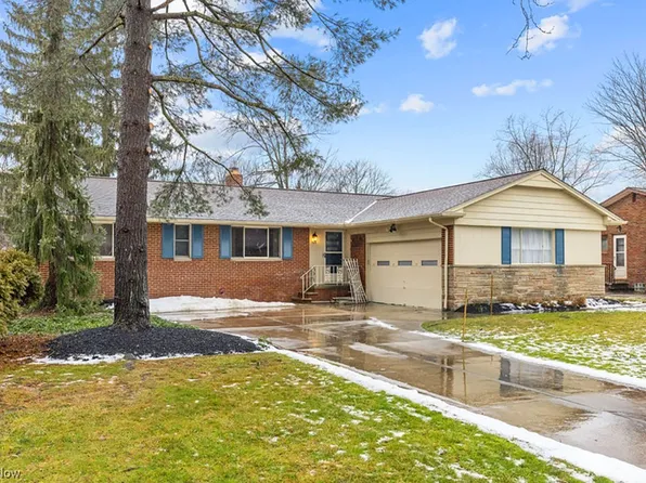 1884 Dunellon Dr, Lyndhurst, OH 44124