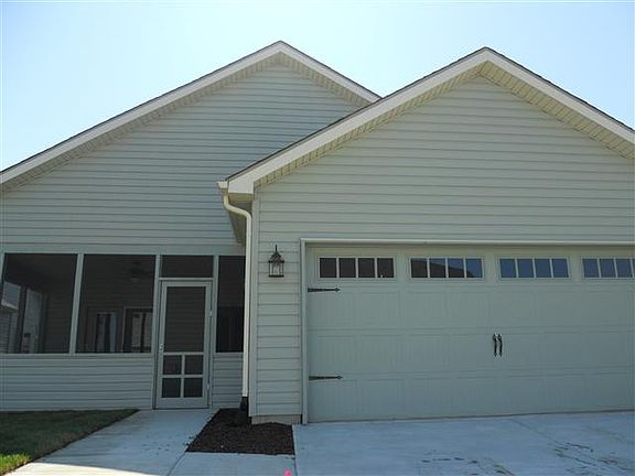 3rd image of 2470 Estancia Ln