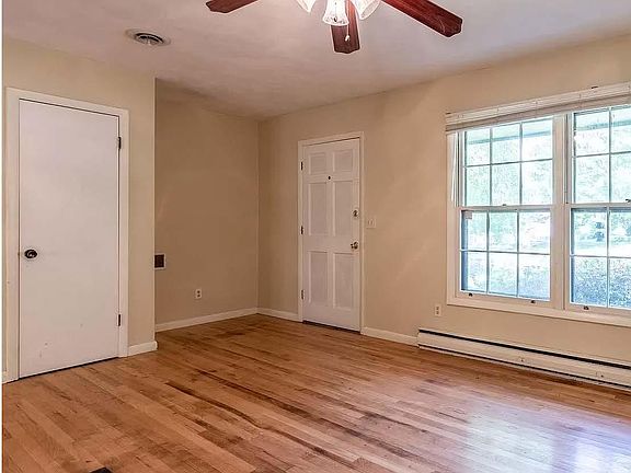 3rd image of 703 Elizabeth Dr