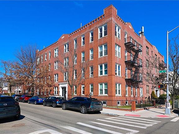 2nd image of 1489 E 8th St APT C2