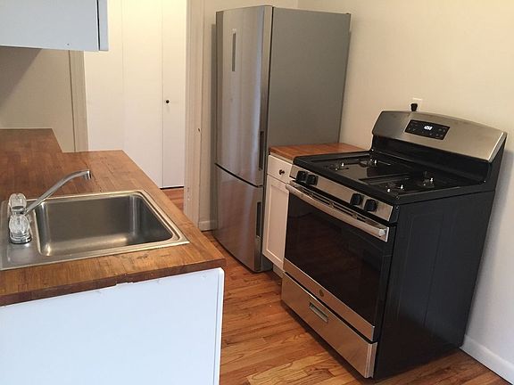 3rd image of 61 Carmine St APT 5A