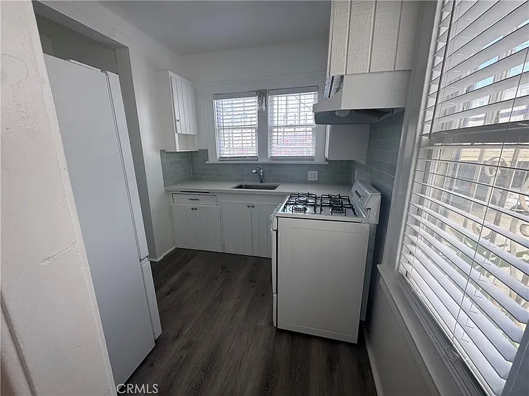 5160 1/2 Franklin Ave — Photo 8