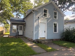 137 Chestnut St, Lockport, NY 14094