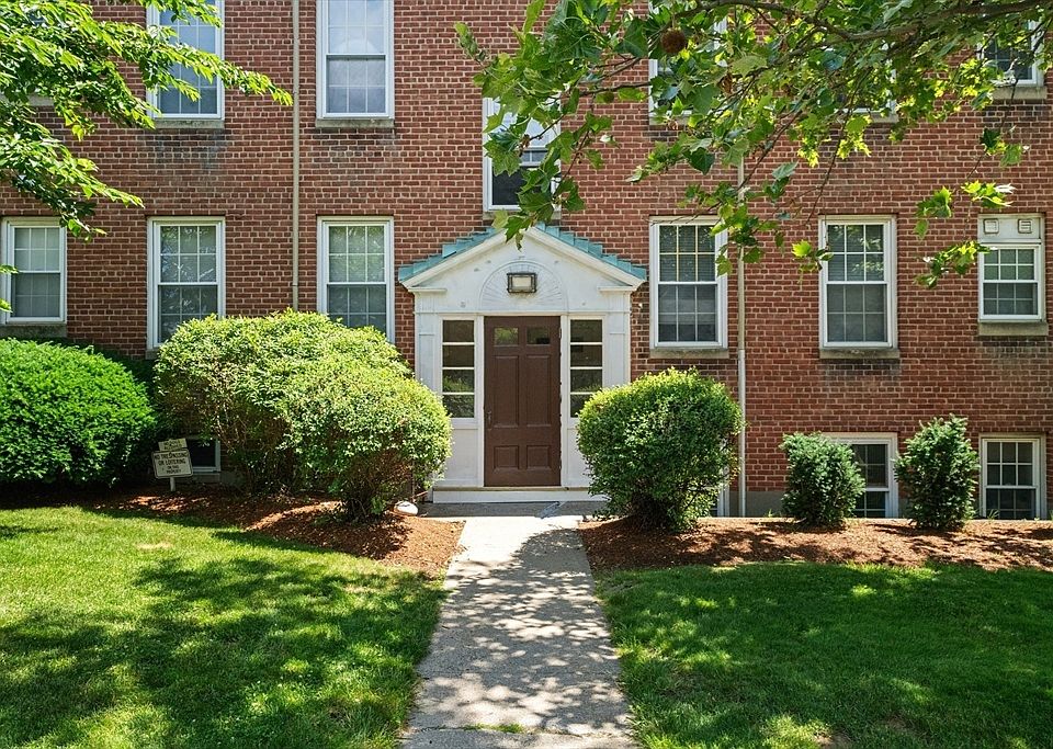 1st image of 1 Lanark Rd APT 7