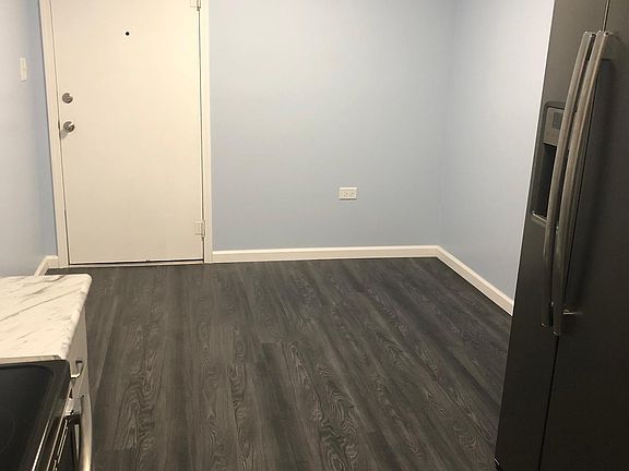 Roomy eat in kitchen!