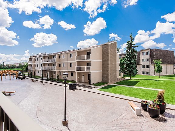 4th image of 4440 106th St NW #1336314
