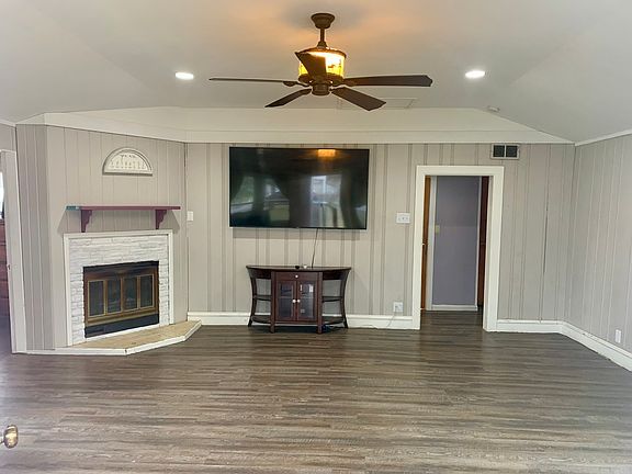 4th image of 14 N Lake Ave